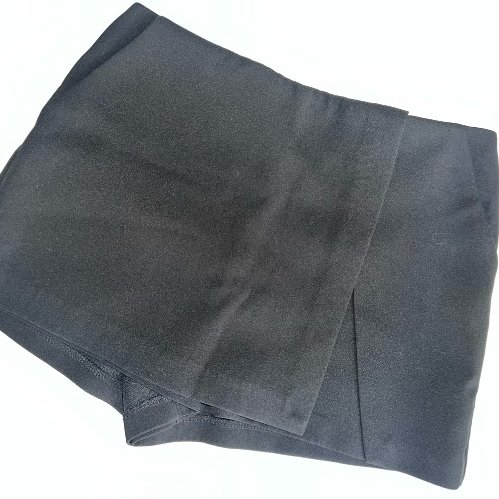 F21 Black skort